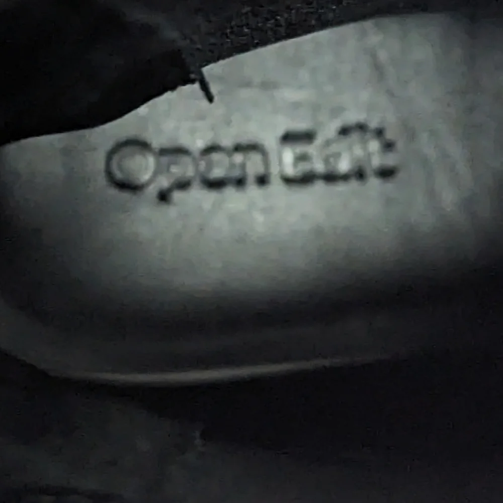 Open Edit sleek black